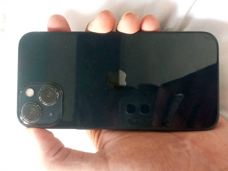 Apple iPhone 13 4