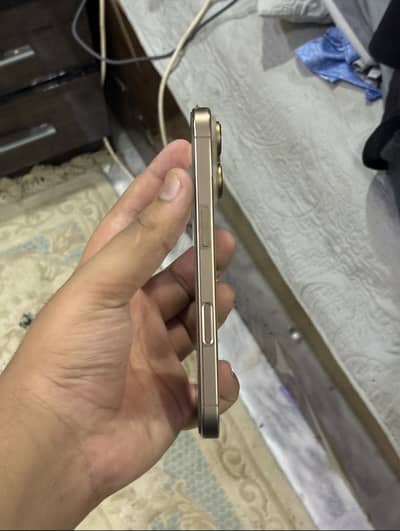 Apple iPhone 16 Pro