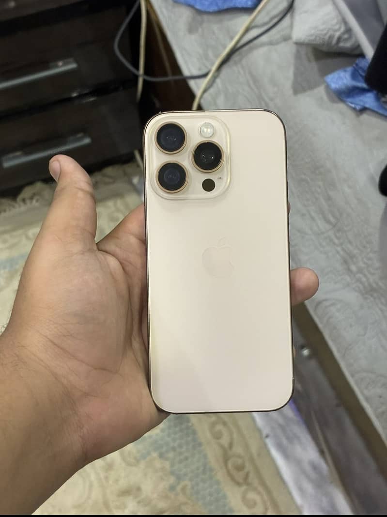 Apple iPhone 16 Pro 6