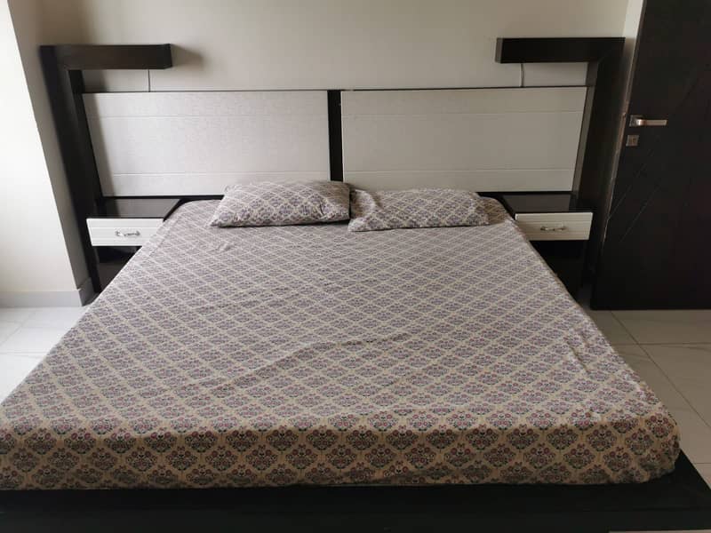 1xbed and dressing  Table( imported) 2