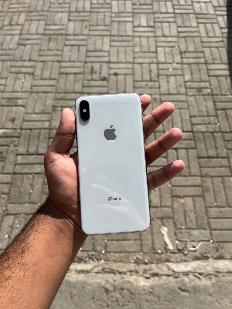 Apple iPhone XS Max 1