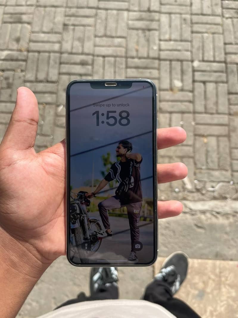 Apple iPhone XS Max 2