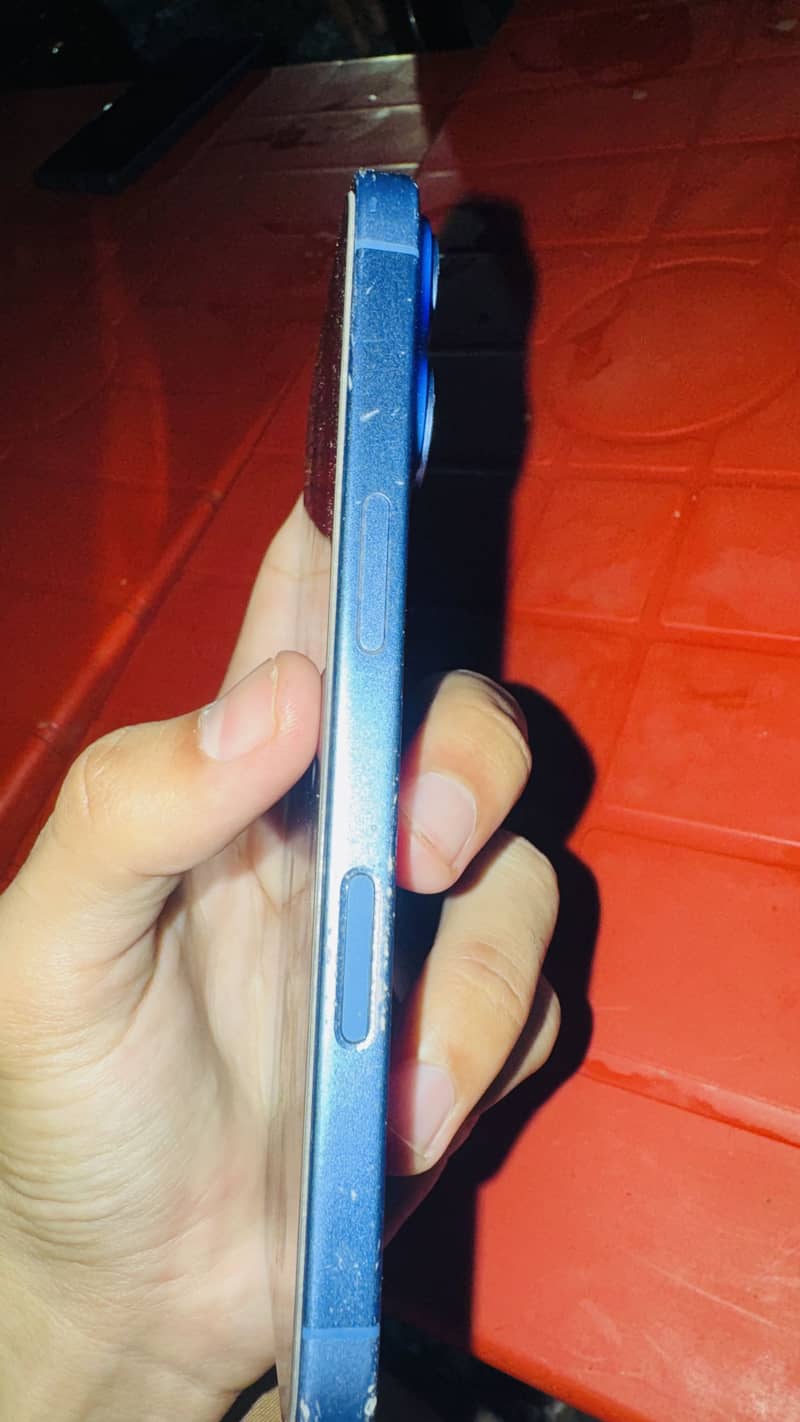 Apple iPhone 16 1