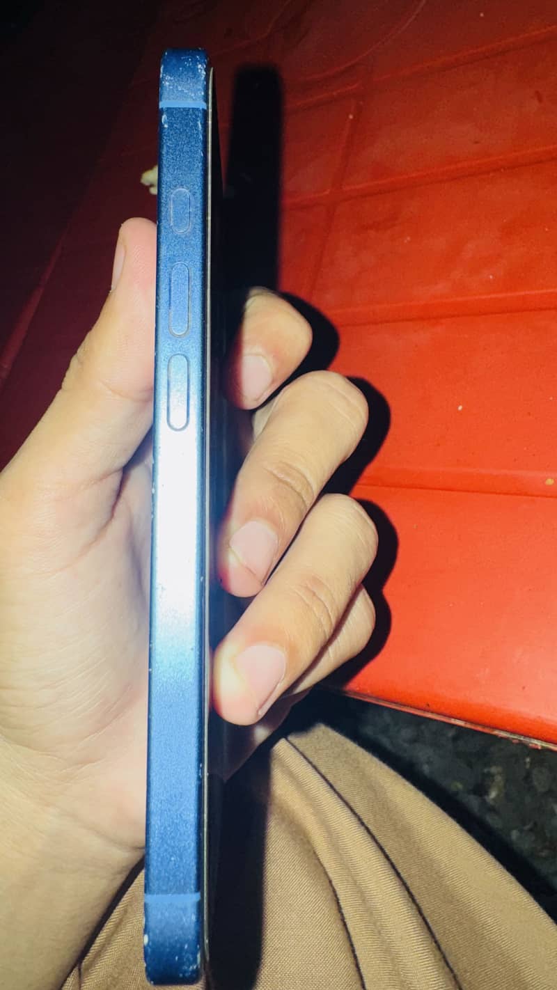 Apple iPhone 16 3