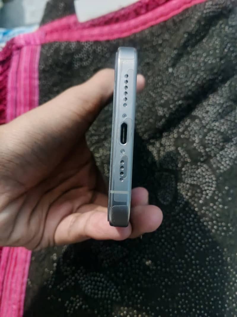 Apple iPhone 15 Pro Max 1