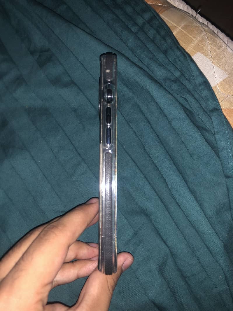 Iphone 13 premium case 2
