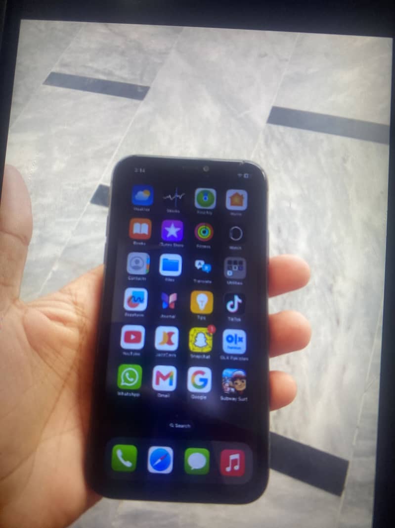 Apple iPhone 11 jv 3