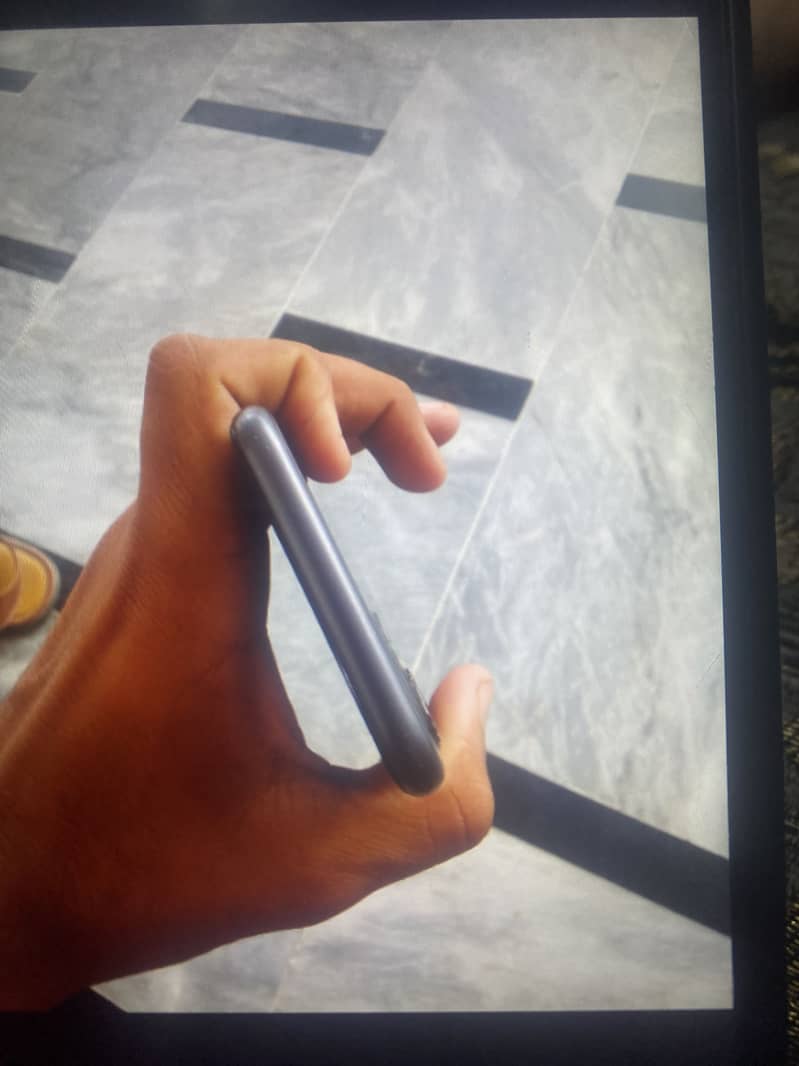 Apple iPhone 11 jv 6