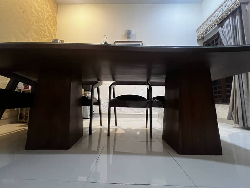 Dinning Table 8 seater 0
