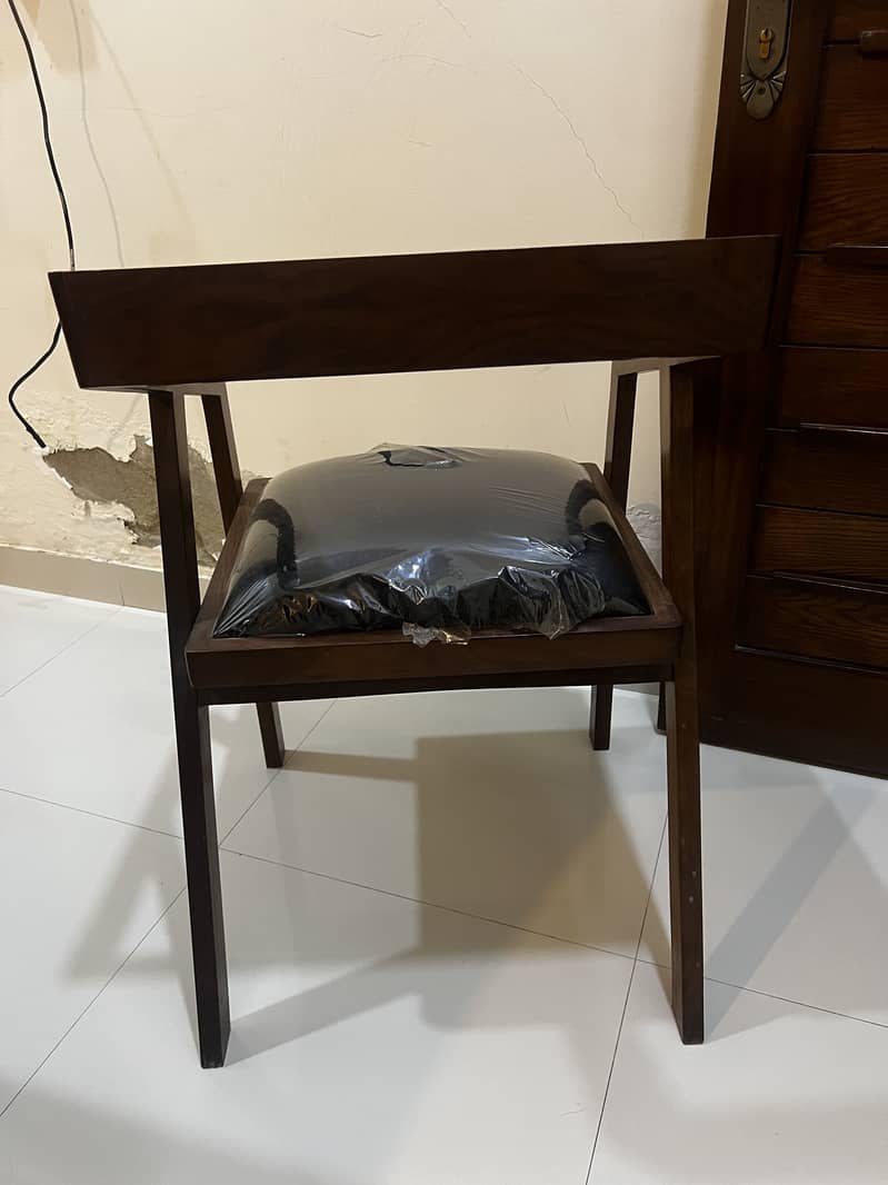 Dinning Table 8 seater 7