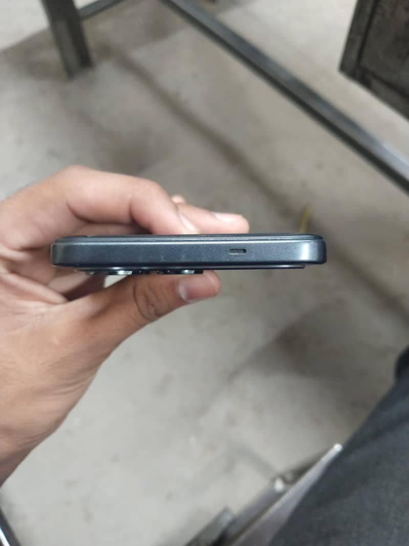 Tecno Spark 40 4