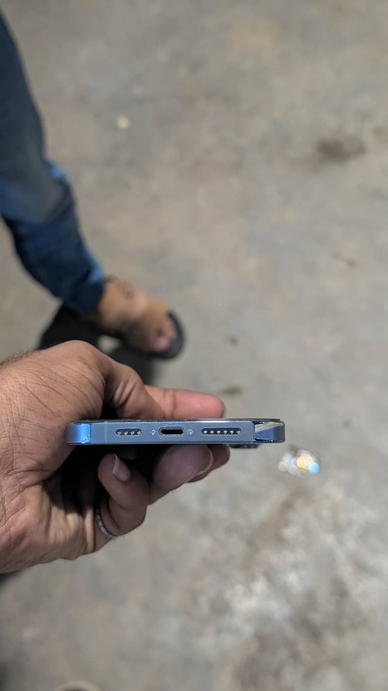 Apple iPhone 13 Pro Max 4