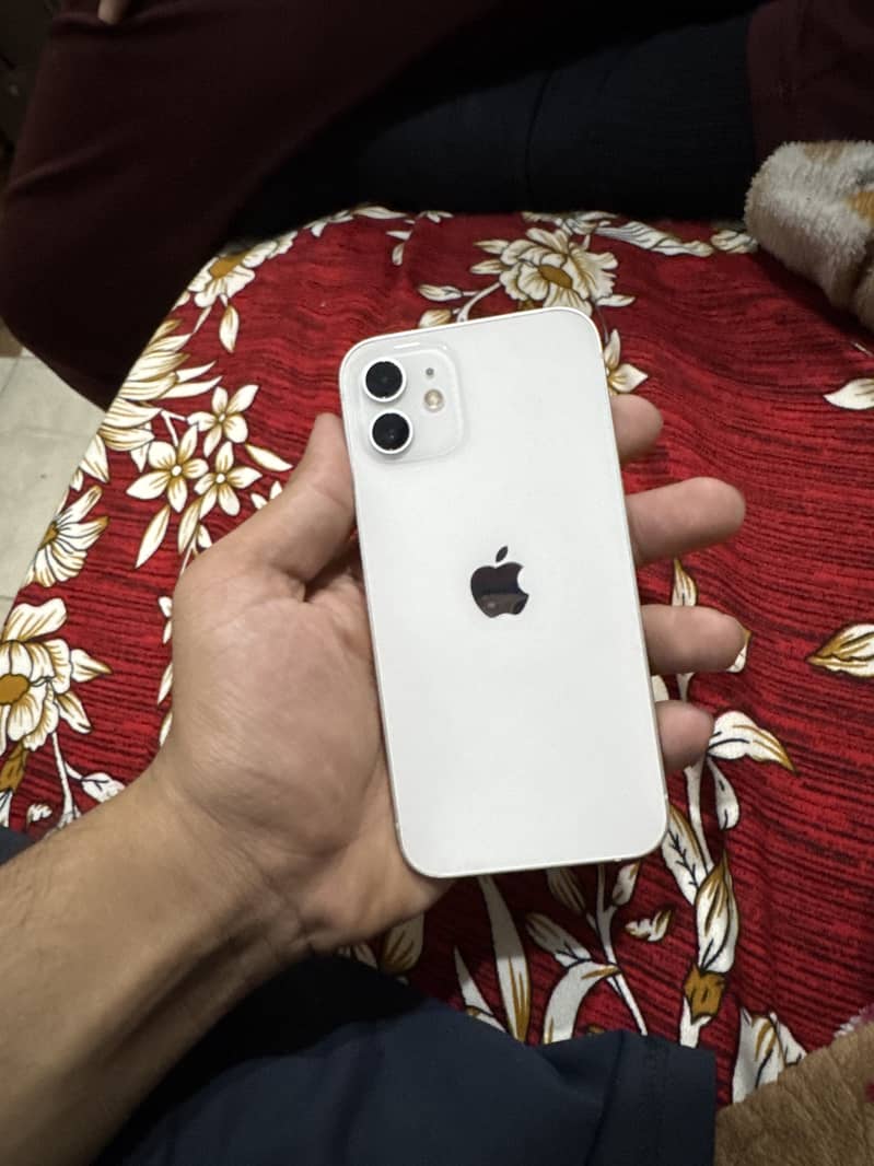 Apple iPhone 12 3