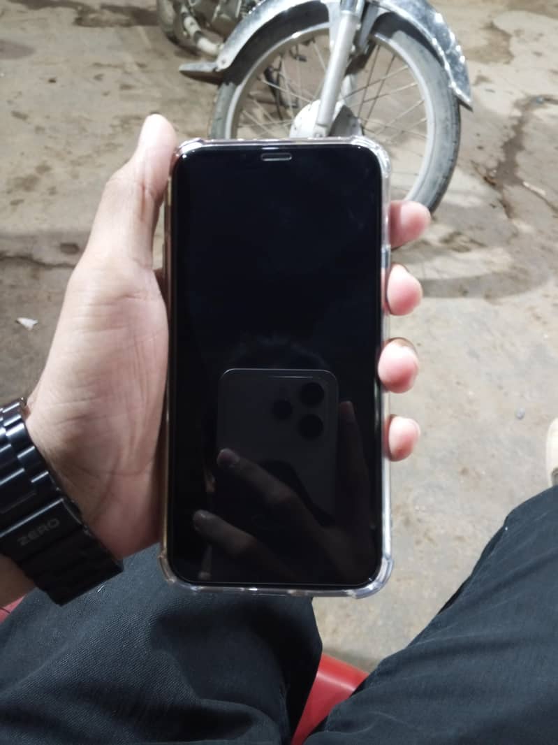 Apple iPhone 11 Pro 1