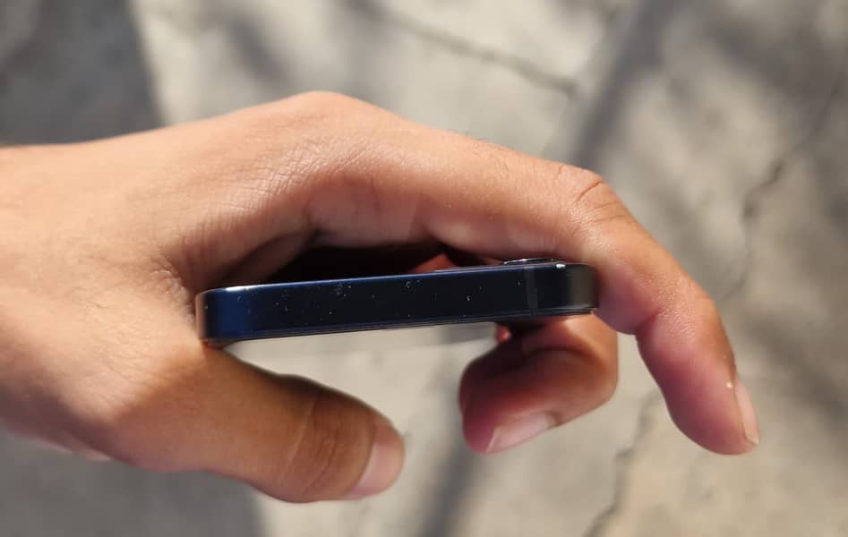 Apple iPhone 12 mini 3