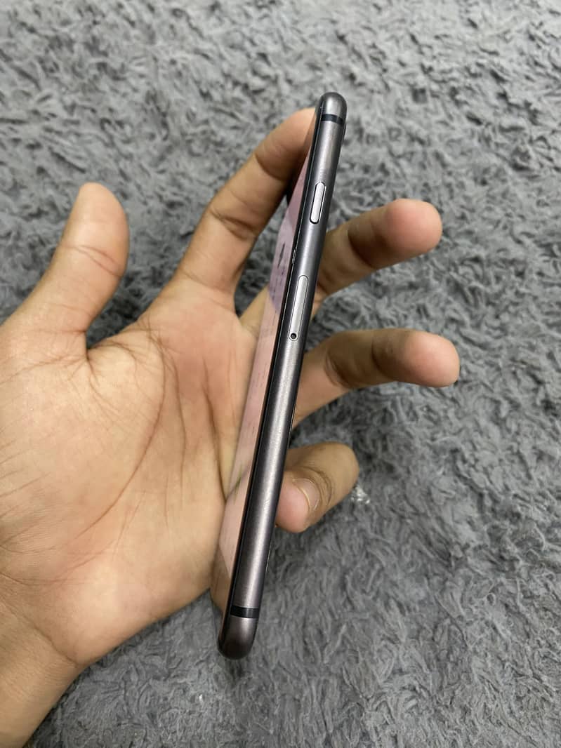 iPhone 8 sim time 4