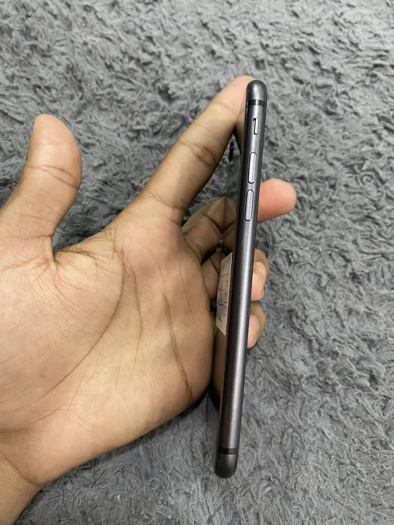 iPhone 8 sim time 5