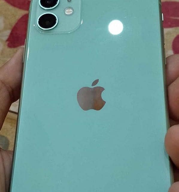 Apple iPhone 11 3
