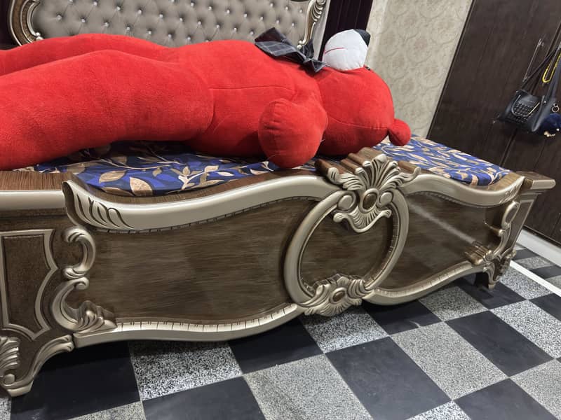 Decopaint bed slightly used without mattress 2