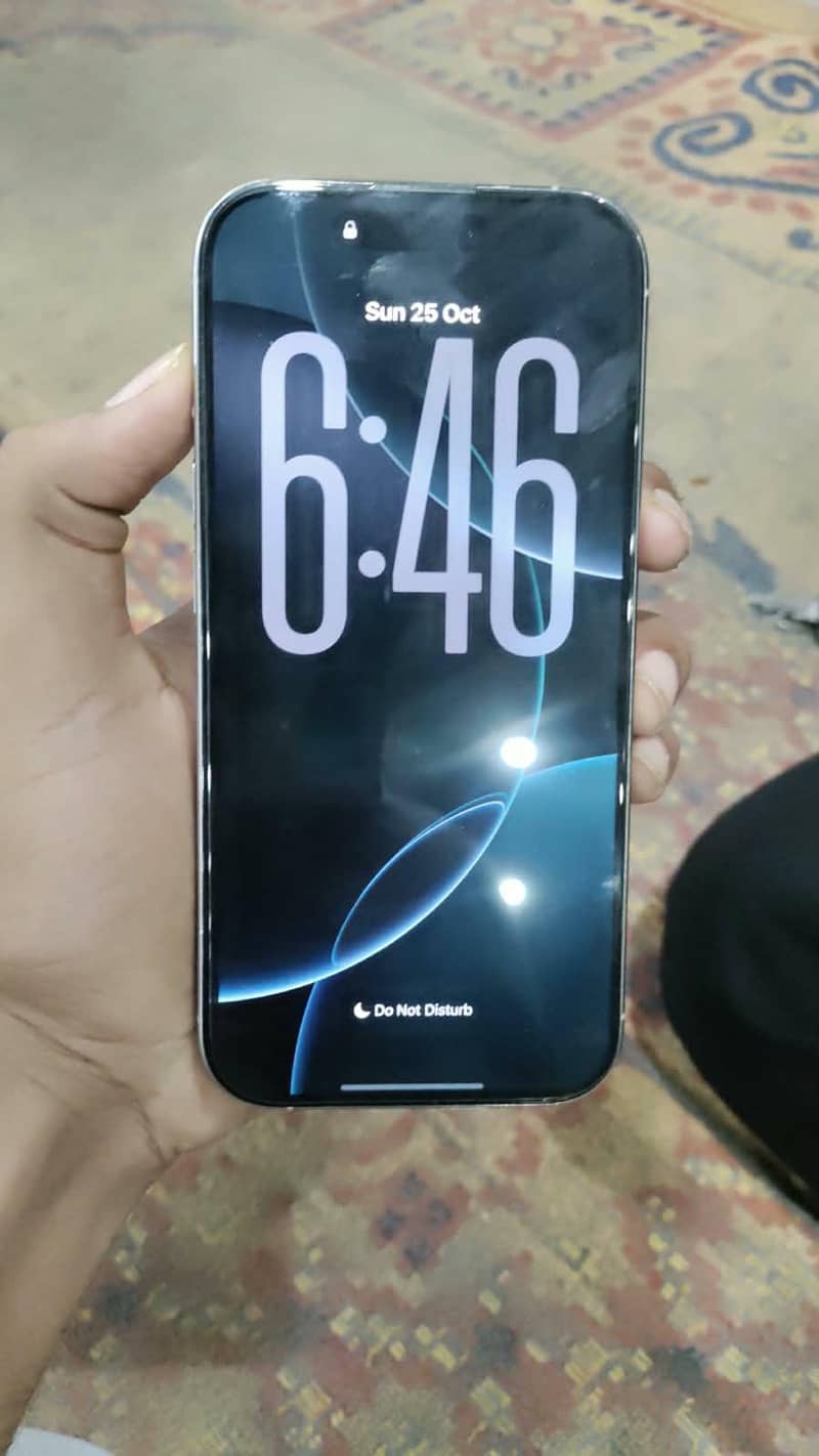 Apple iPhone 16 Pro 1