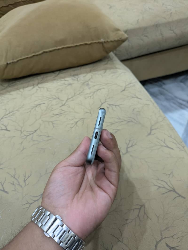 Google Pixel 8 3
