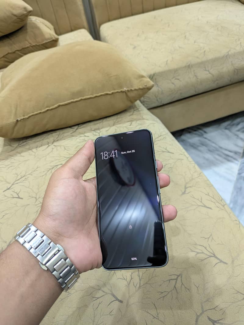 Google Pixel 8 5