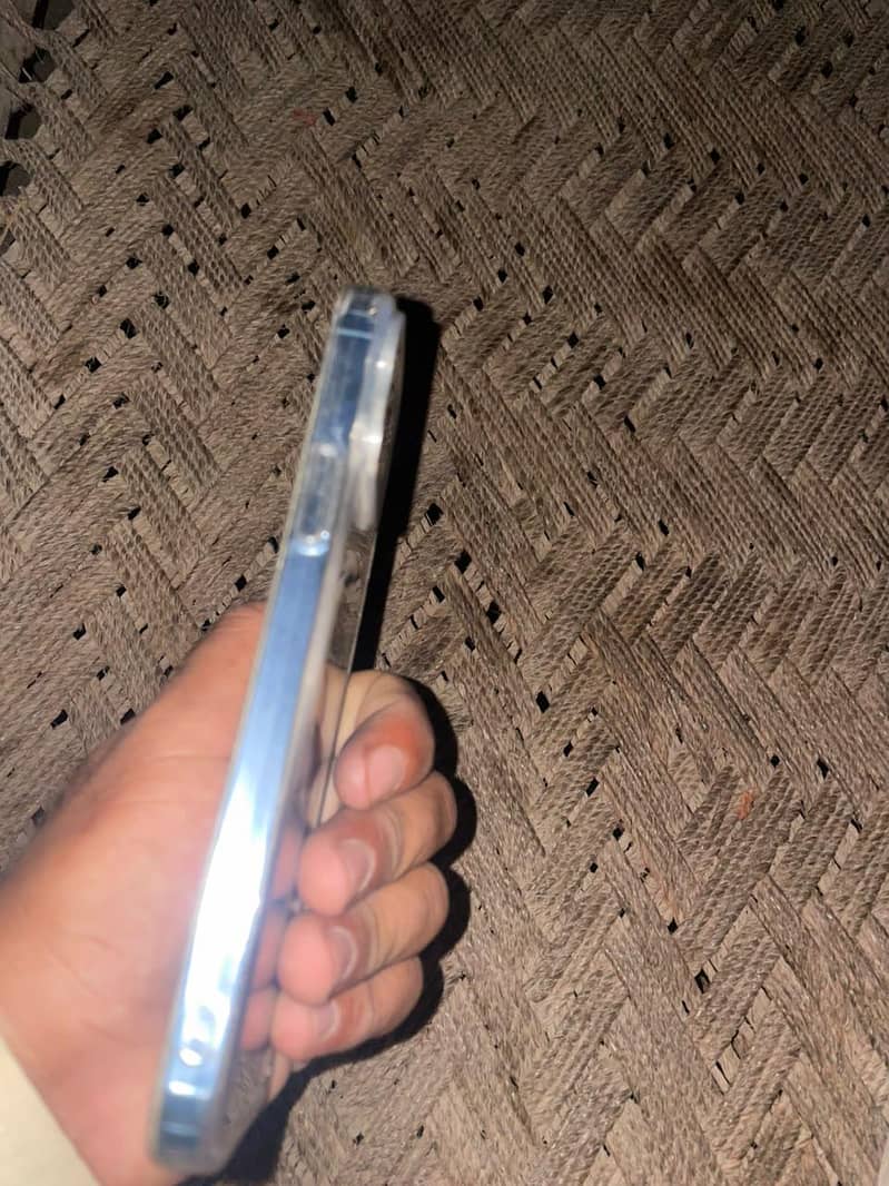 Apple iPhone 13 Pro Max 3