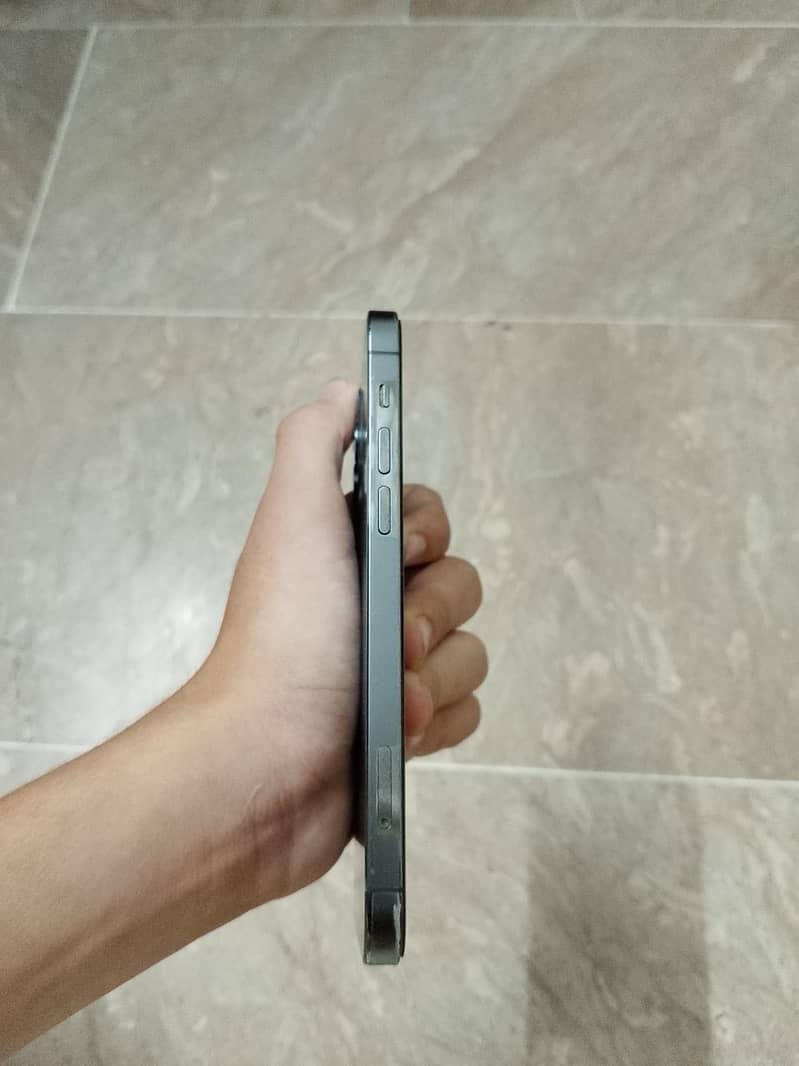 Apple iPhone 12 Pro 2