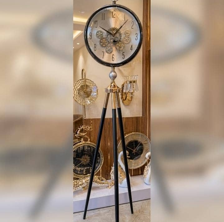 DECORATIVE CLOCK WITH STAND 0