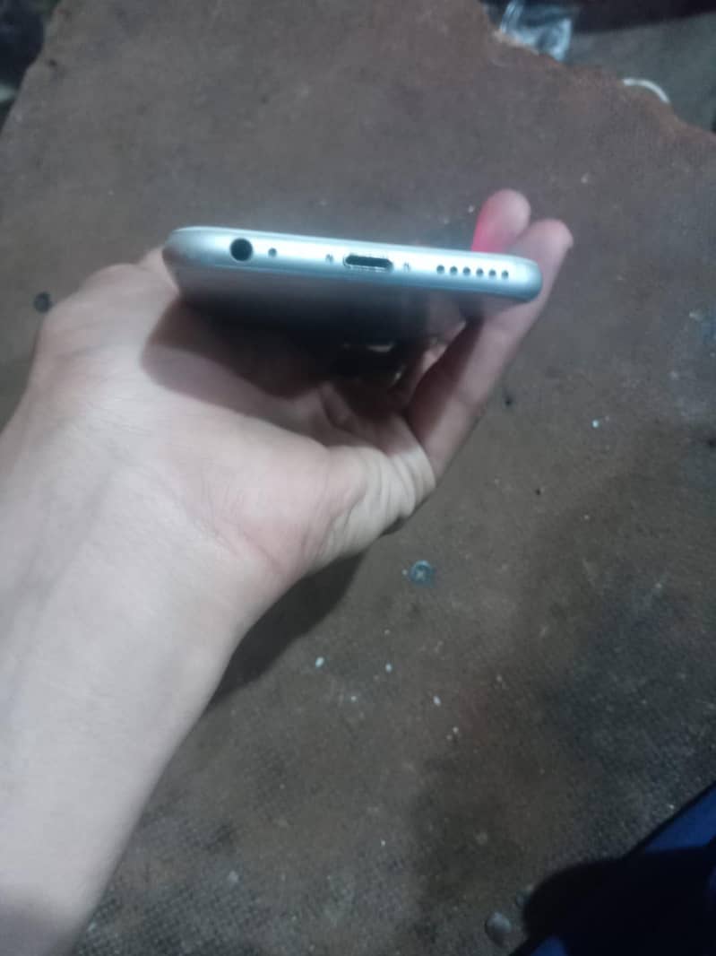 Apple iPhone 6 6