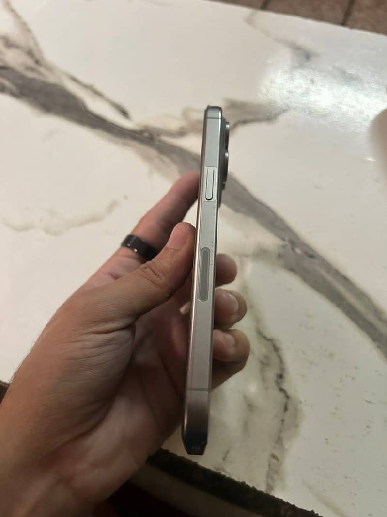 Apple iPhone 15 Pro Max 5