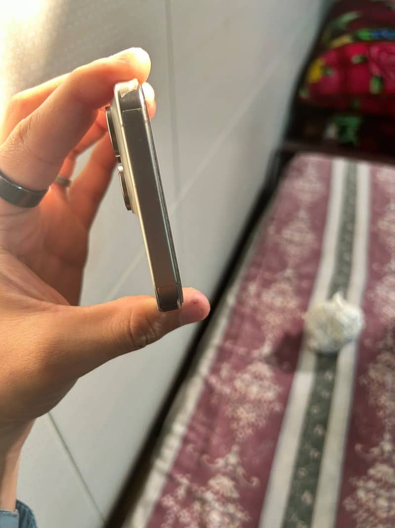 Apple iPhone 15 Pro Max 7