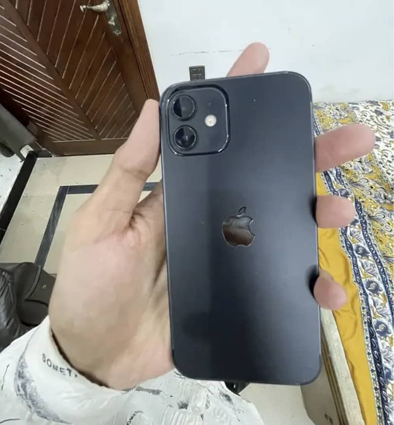 Apple iPhone 12 2