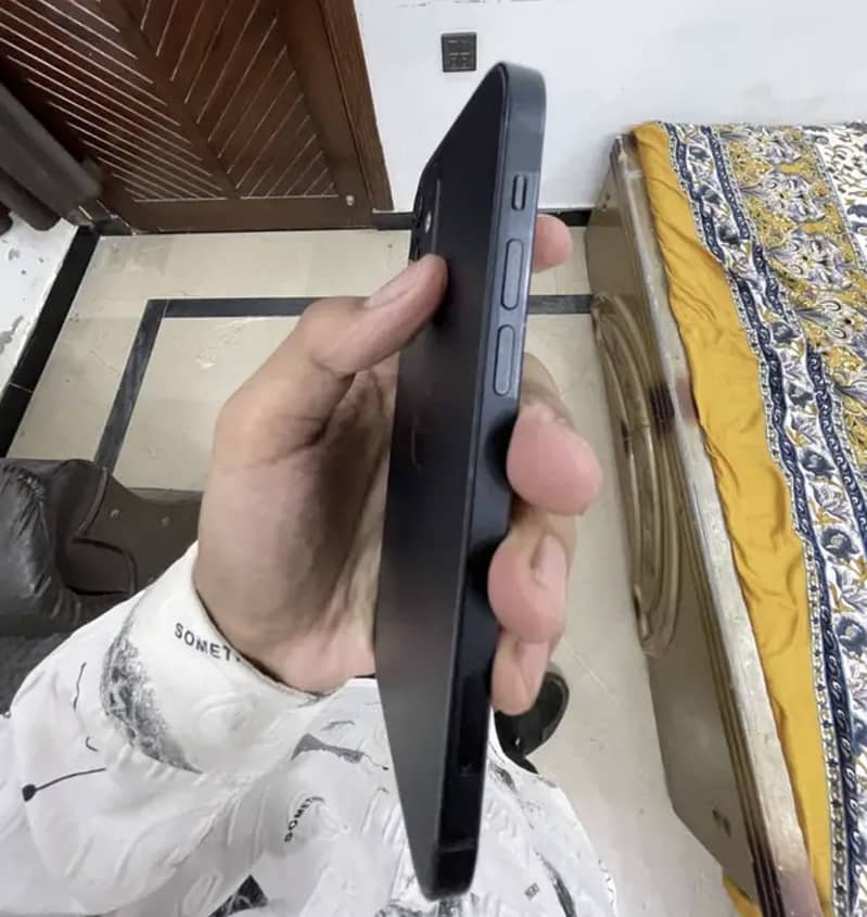 Apple iPhone 12 3