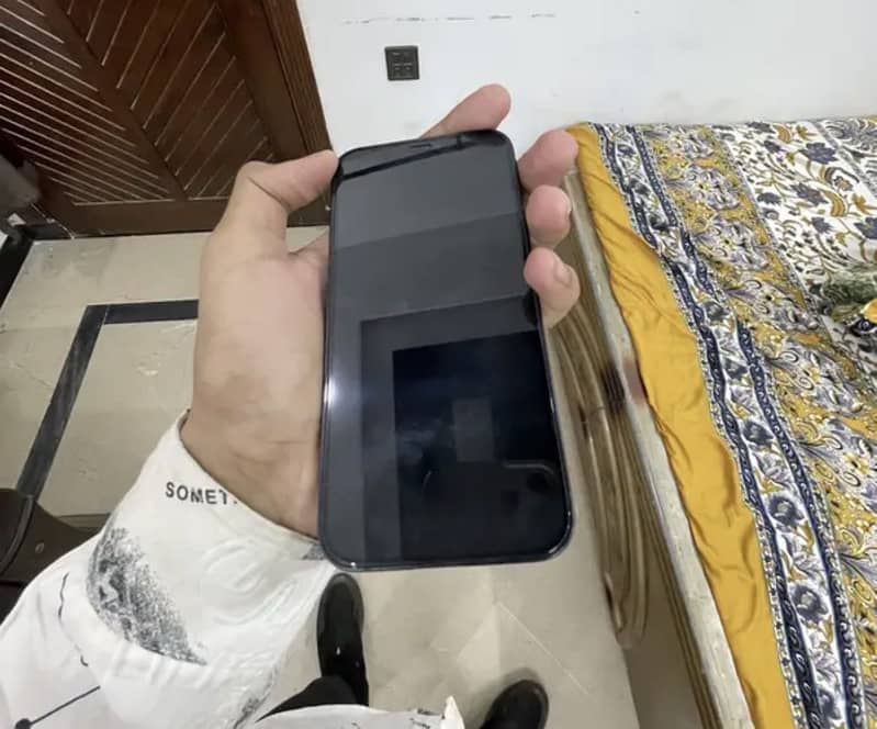 Apple iPhone 12 4