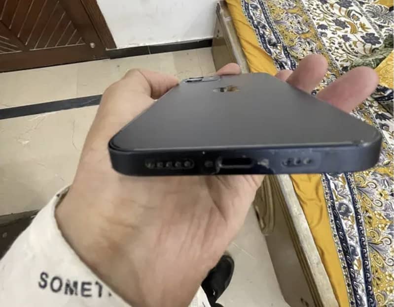 Apple iPhone 12 5