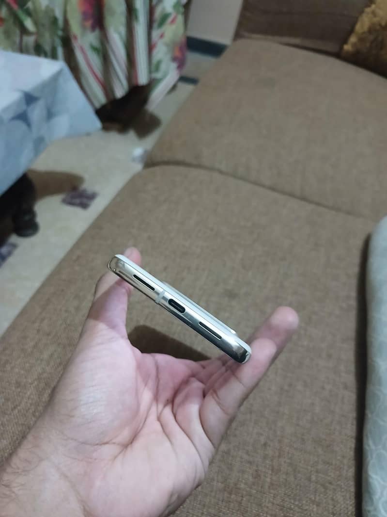 Google Pixel 8 Pro - PTA Approved | Dots 2