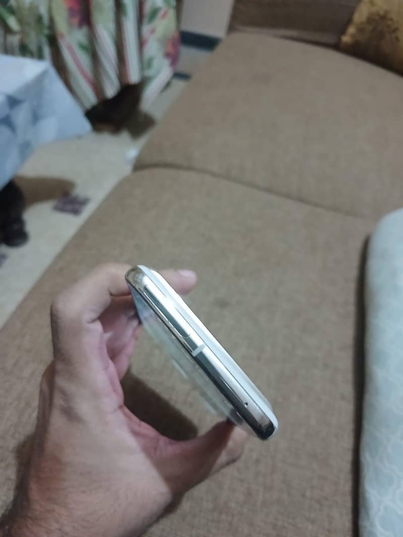 Google Pixel 8 Pro - PTA Approved | Dots 4
