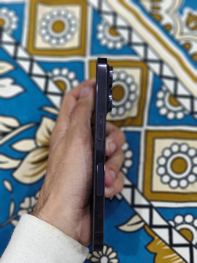 Apple iPhone 14 Pro 2