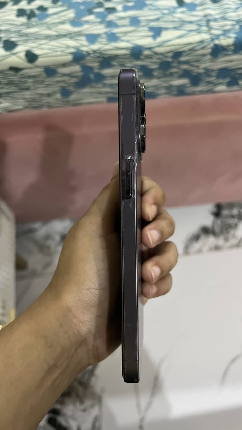 Apple iPhone 14 Pro Max 4