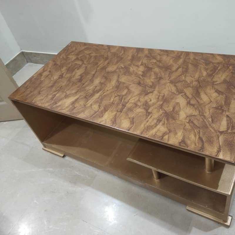 Centered Table Golden Colour 2