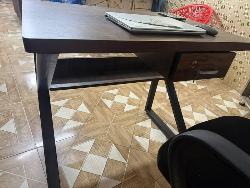 study table with chair 3