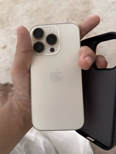 I phone 14 pro with box 128 gb 84 health