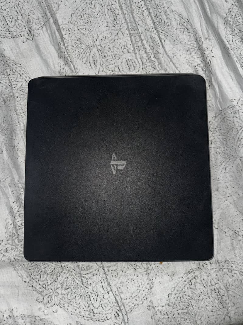 PS4 Slim 0