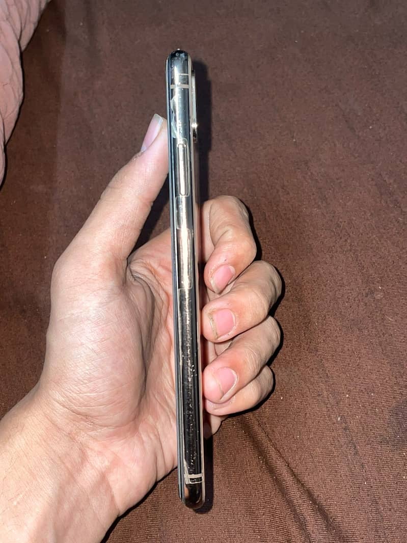 iPhone XS Max 1