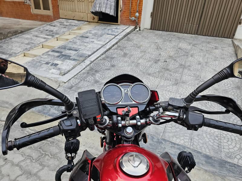 Honda CB150F 1