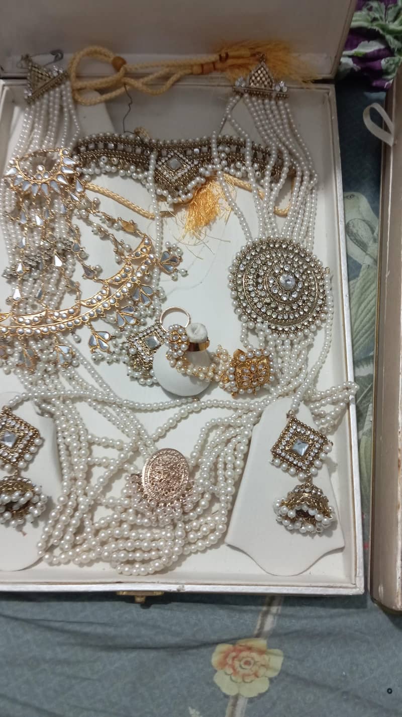 neckless and complete set 5