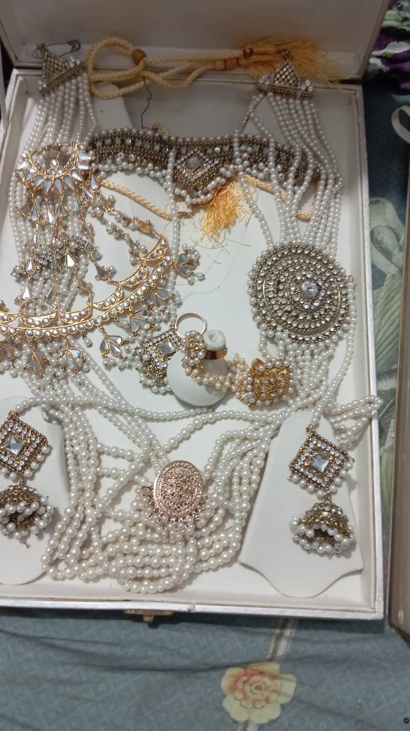 neckless and complete set 6