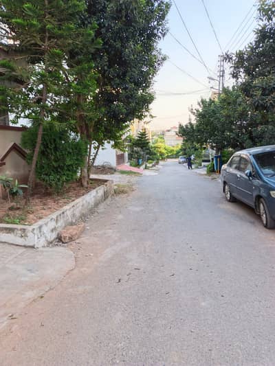 One Kanal heighted residential plot available for sale in National Police Foundation O-9 Islamabad