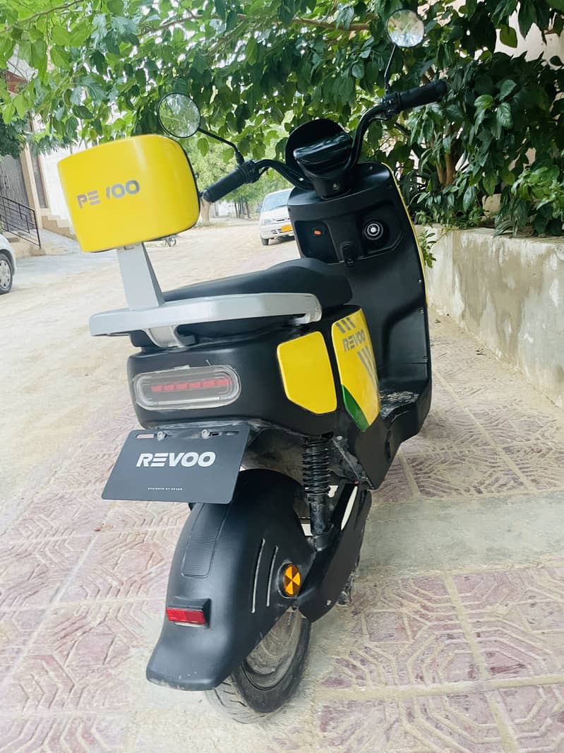 Revoo A10 3